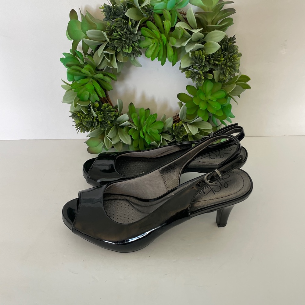 Life Stride Soft System Peep Toe Slingback  Size 7.5 NWOT